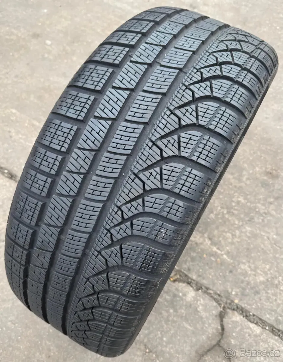 Pirelli P Zero photo 2