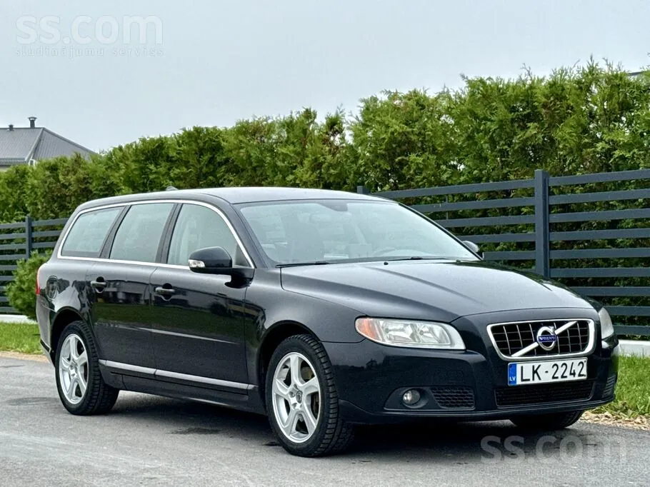 Volvo V70 2011 photo 2