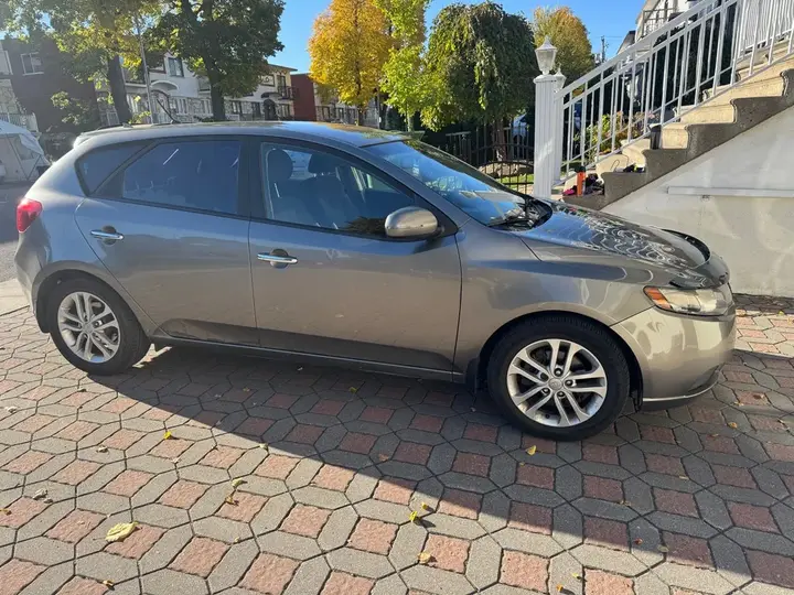 Kia Forte 2012 photo 4