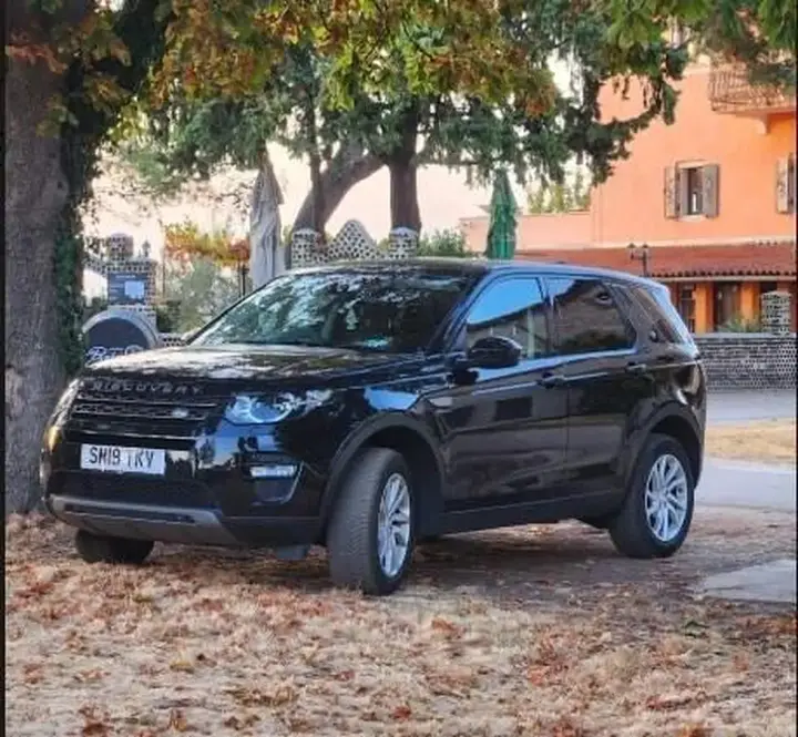 Land Rover Discovery Sport 2019 photo 2