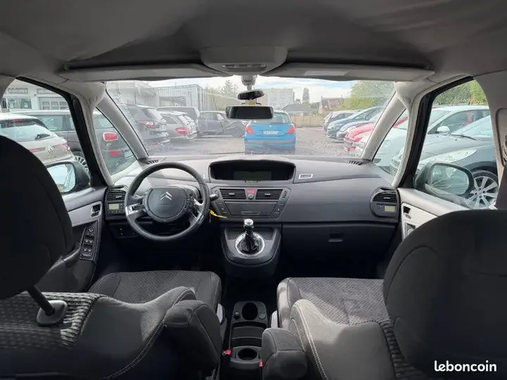 Citroen C4 Picasso 2010 photo 4