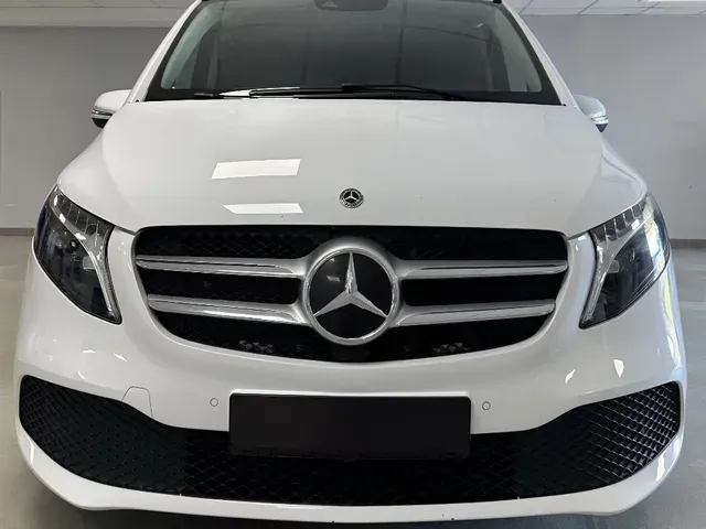 Mercedes-Benz V-Class 2023 photo 2