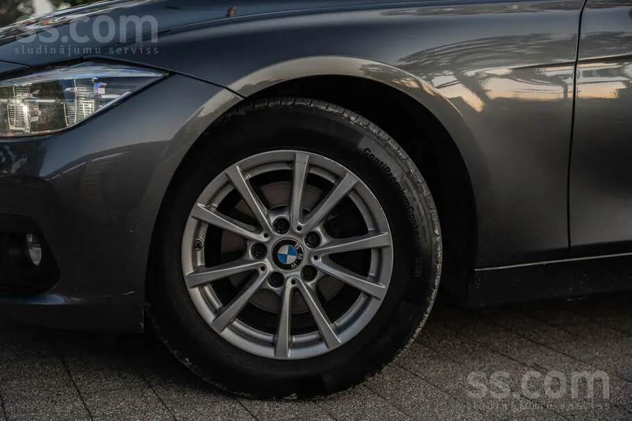 BMW 318 2015 photo 3