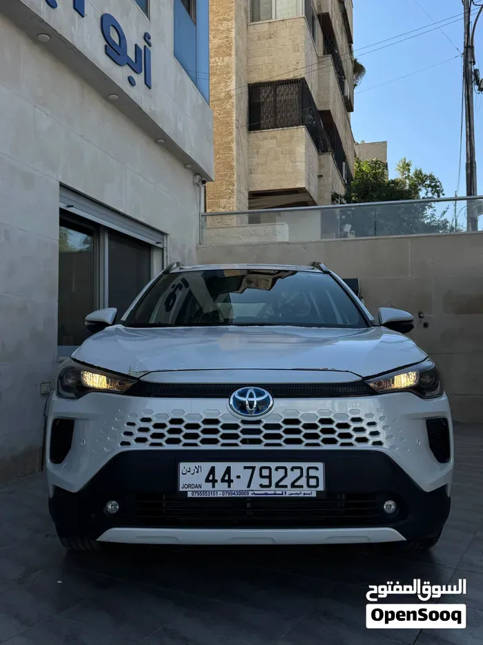 Toyota Corolla Cross 2025 photo 2