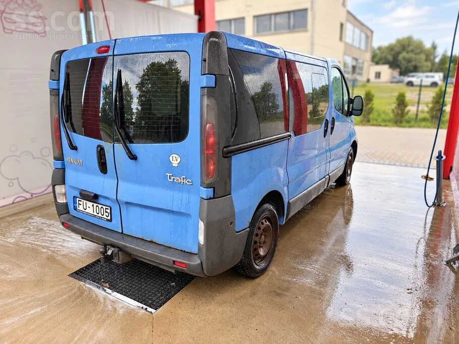 Renault Trafic 2006 photo 2