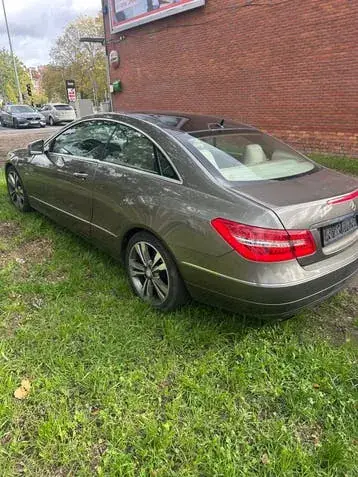 Mercedes-Benz E250