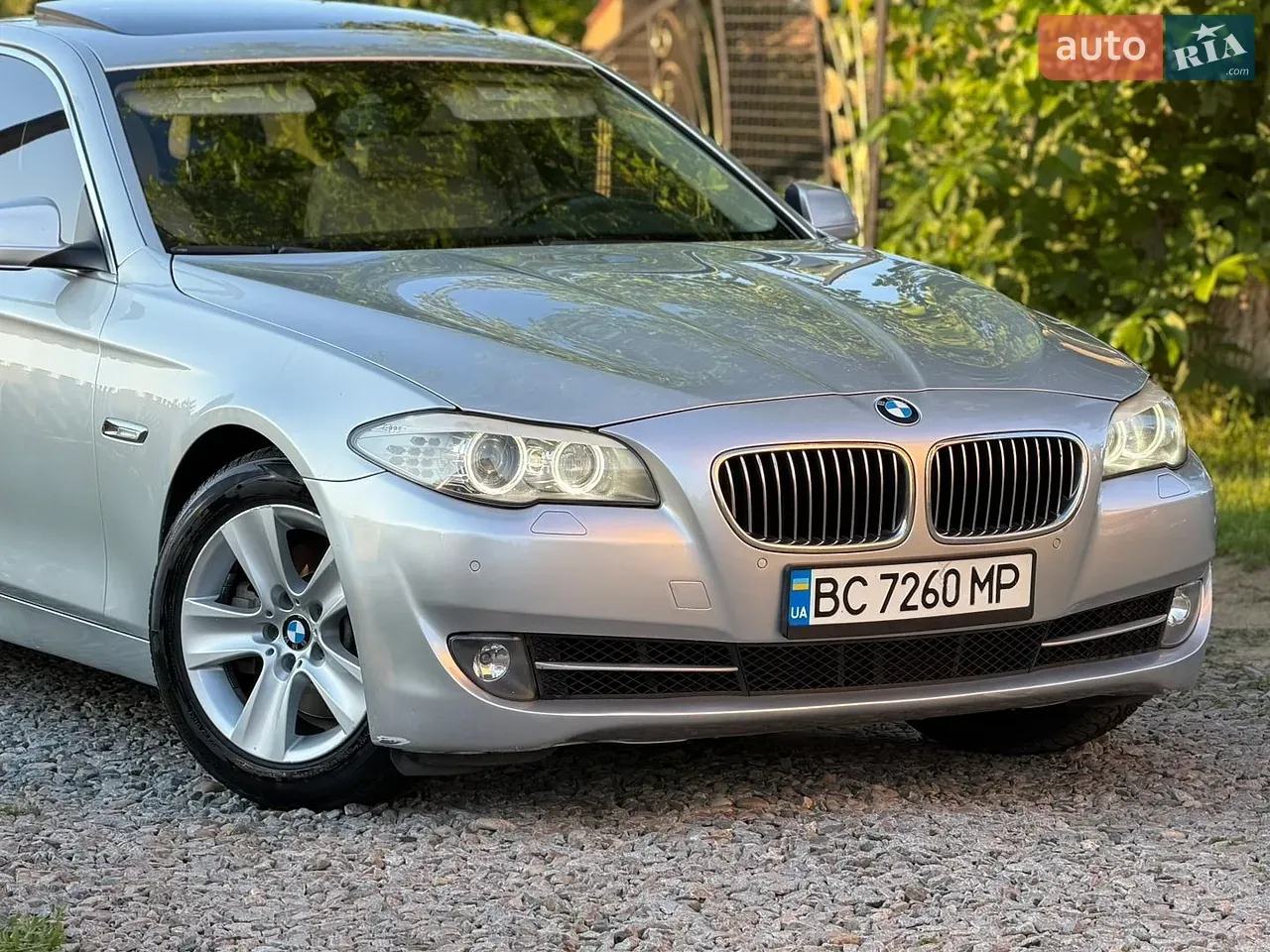 BMW 5 Series 2012 photo 3