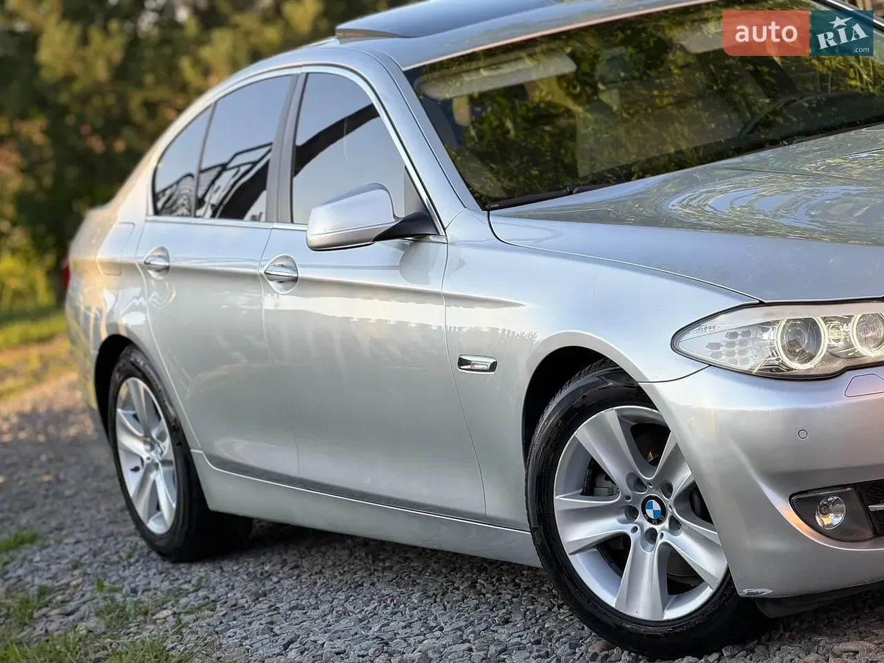 BMW 5 Series 2012 photo 4