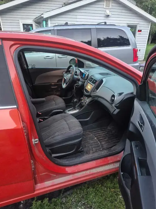 Chevrolet Sonic 2013 photo 4