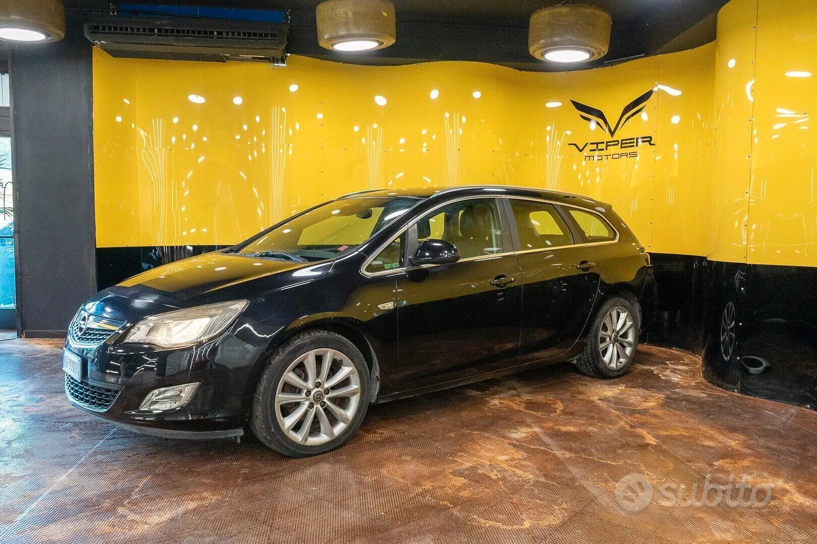 Opel Astra 2011 photo 2