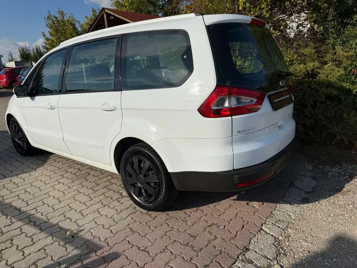 Ford Galaxy 2010 photo 3