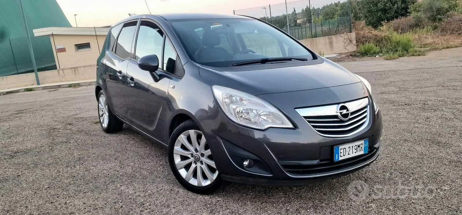 Opel Meriva 2011 photo 2