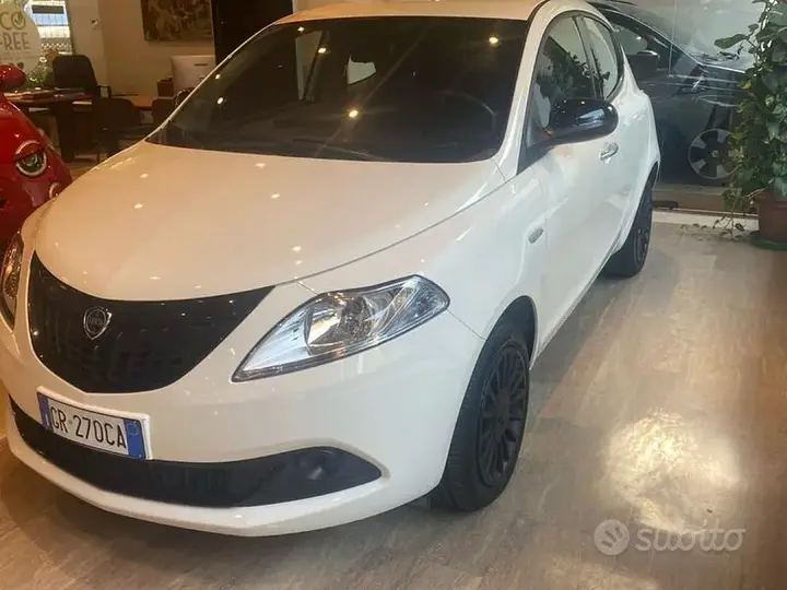 Lancia Ypsilon 2023 photo 2