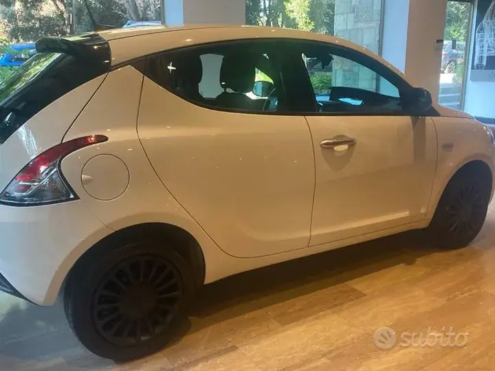 Lancia Ypsilon 2023 photo 5