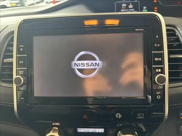 Nissan Serena 2016 photo 4