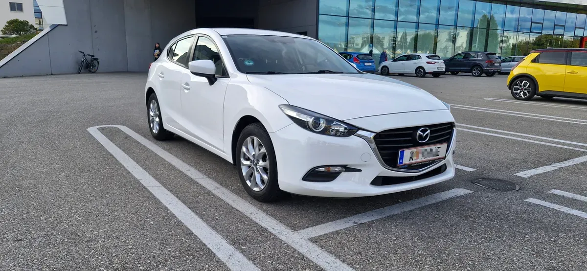 Mazda Mazda3 2017 photo 2