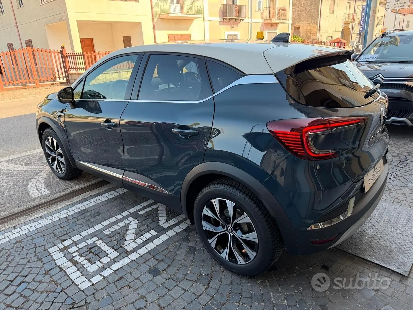 Renault Captur 2023 photo 2