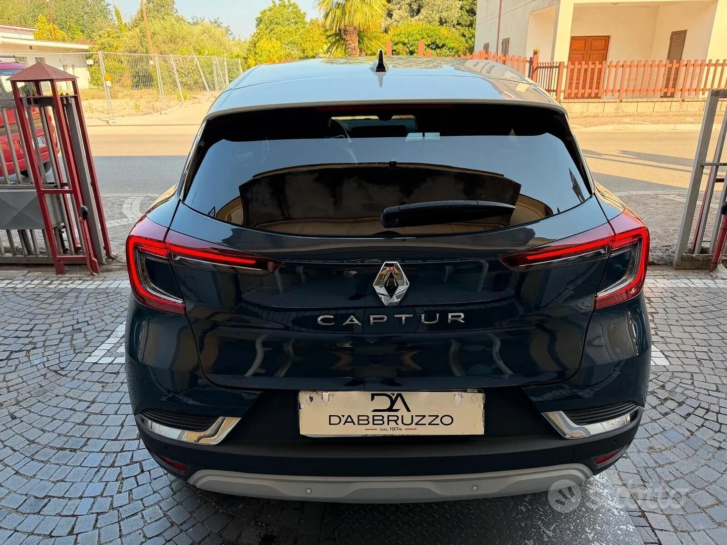 Renault Captur 2023 photo 3