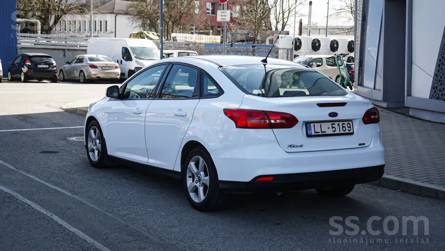 Ford Focus 2015 photo 3