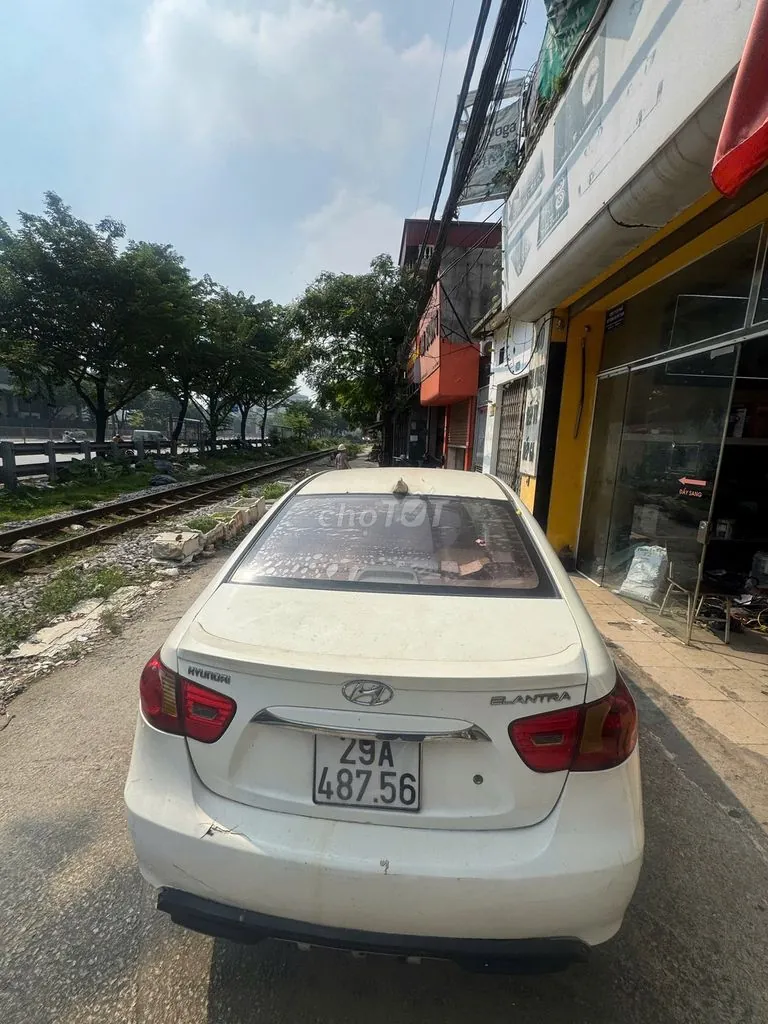 Hyundai Elantra 2011 photo 2