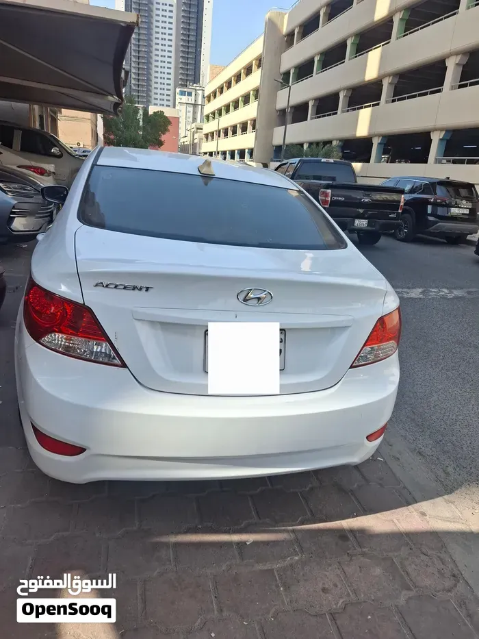 Hyundai Accent 2015 photo 2