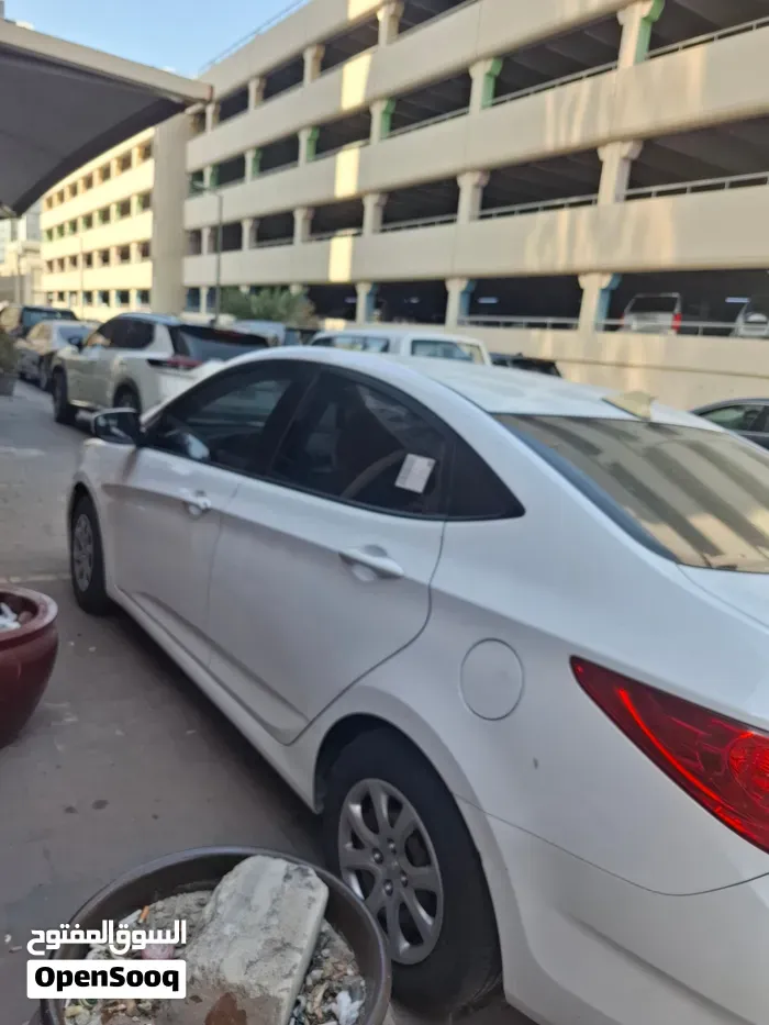 Hyundai Accent 2015 photo 4