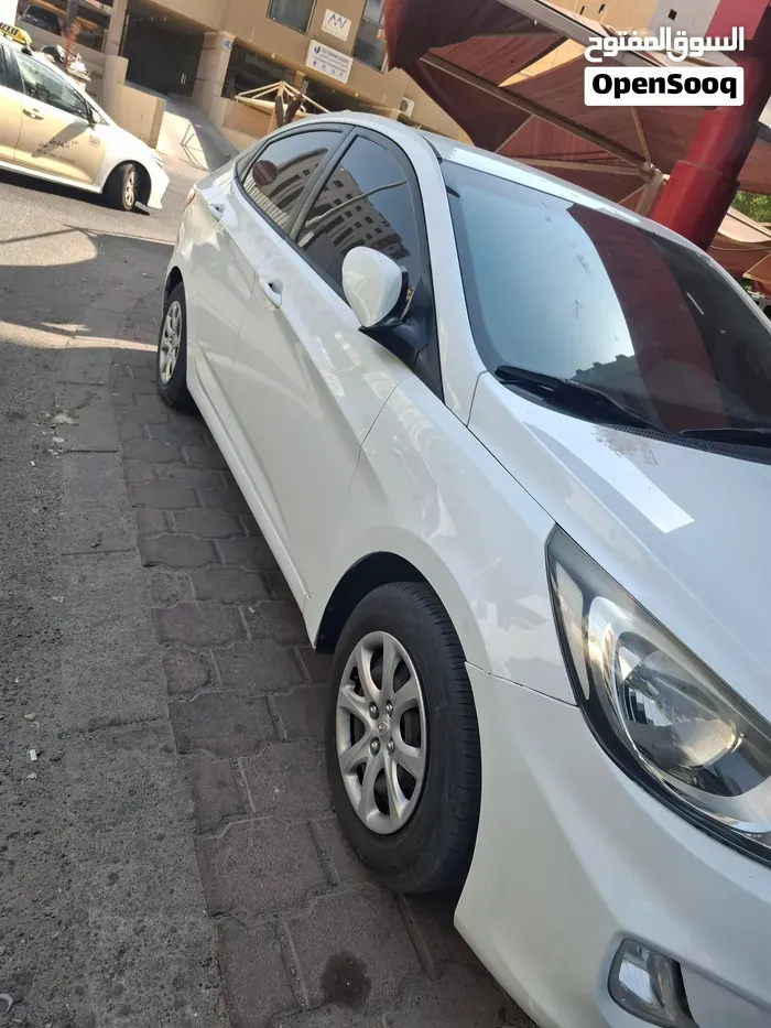 Hyundai Accent 2015 photo 3