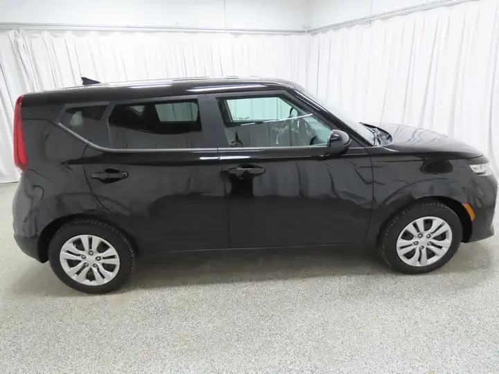 Kia Soul 2022 photo 2