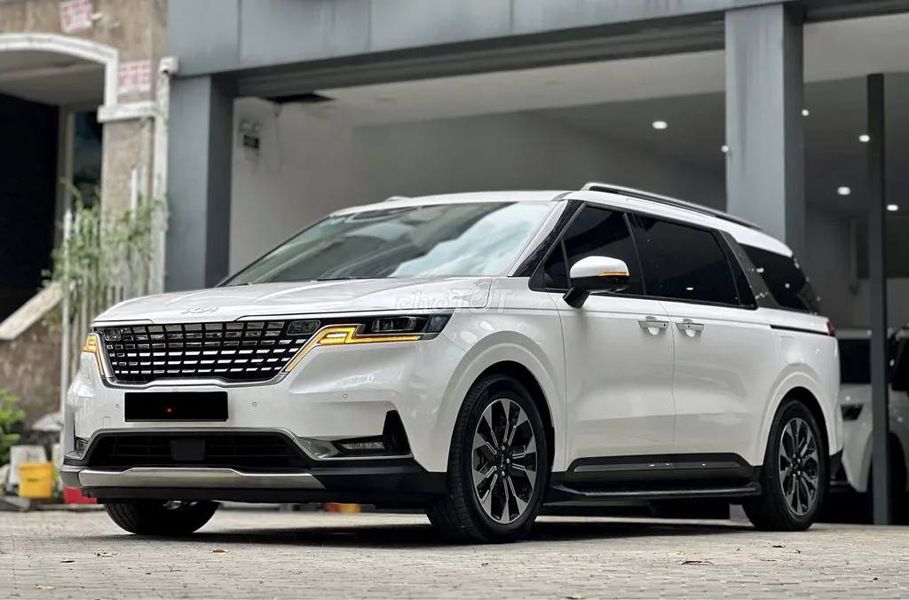 Kia Carnival 2024 photo 2
