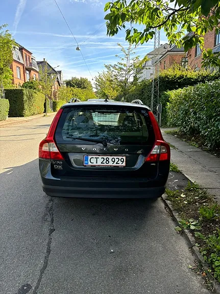 Volvo V70 2011 photo 2