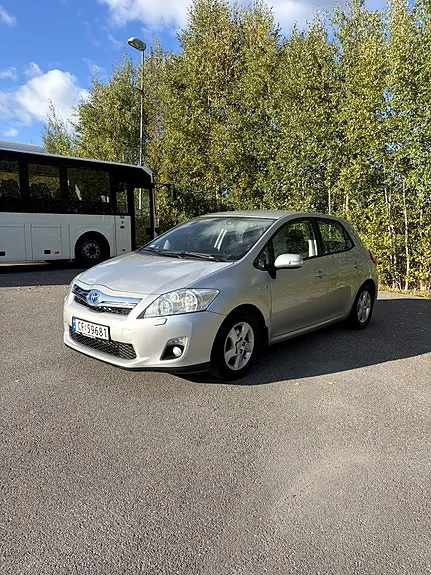 Toyota Auris 2011 photo 5