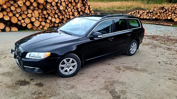 Volvo V70 2010 photo 3