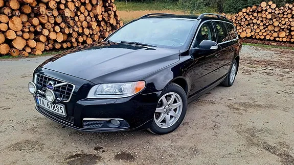Volvo V70 2010 photo 2