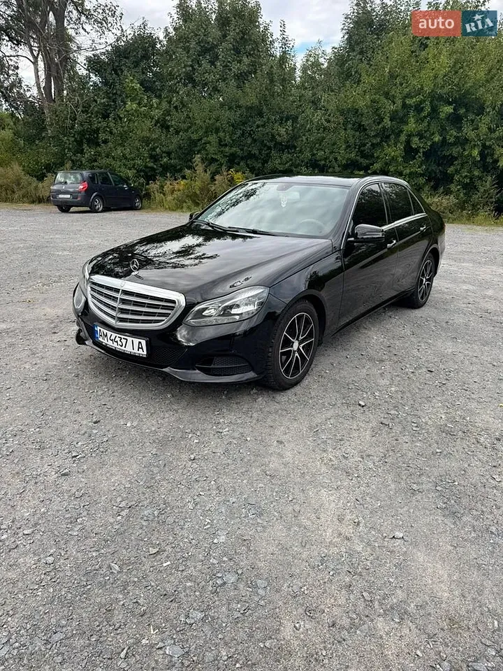 Mercedes-Benz E-Class 2015 photo 2