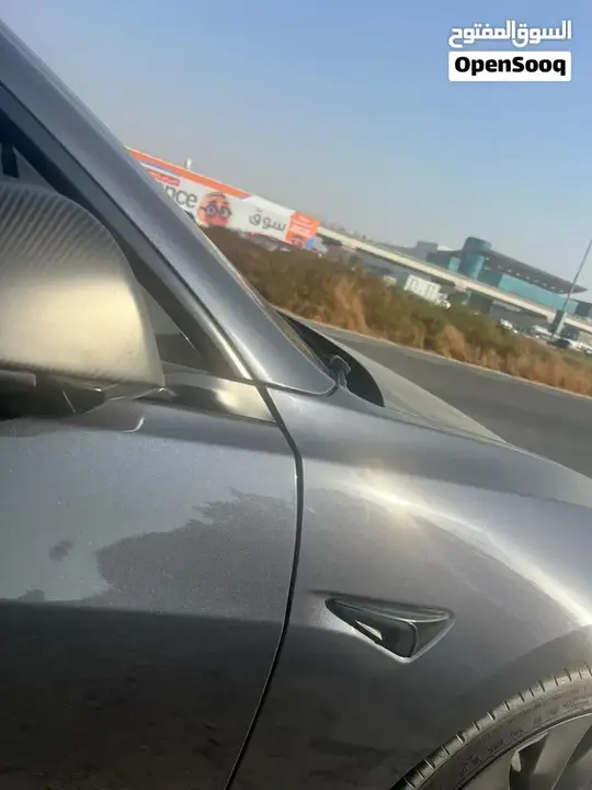 Tesla Model 3 2023 photo 2