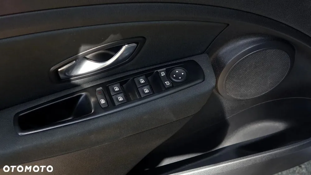 Renault Megane 2010 photo 2