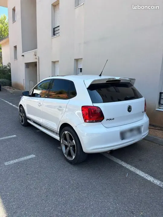Volkswagen Polo 2011 photo 2