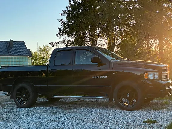 Dodge Ram 2003 photo 2