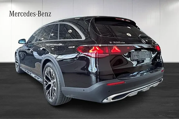 Mercedes-Benz E300 De 2026 photo 4
