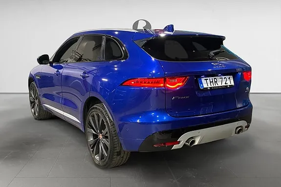 Jaguar F-Pace 2017 photo 5