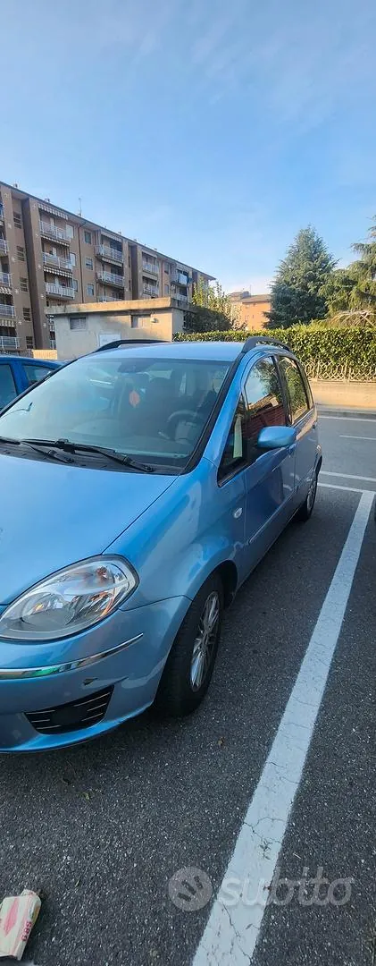 Lancia Musa 2009 photo 2