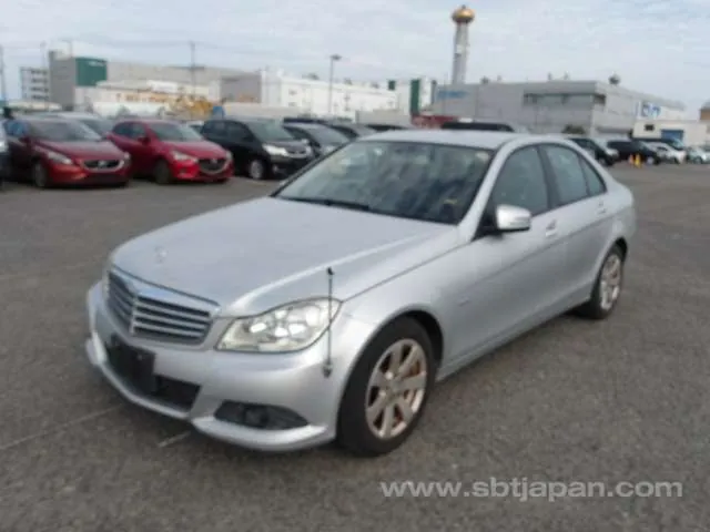 Mercedes-Benz C-Class 2011 photo 2