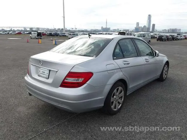 Mercedes-Benz C-Class 2011 photo 4