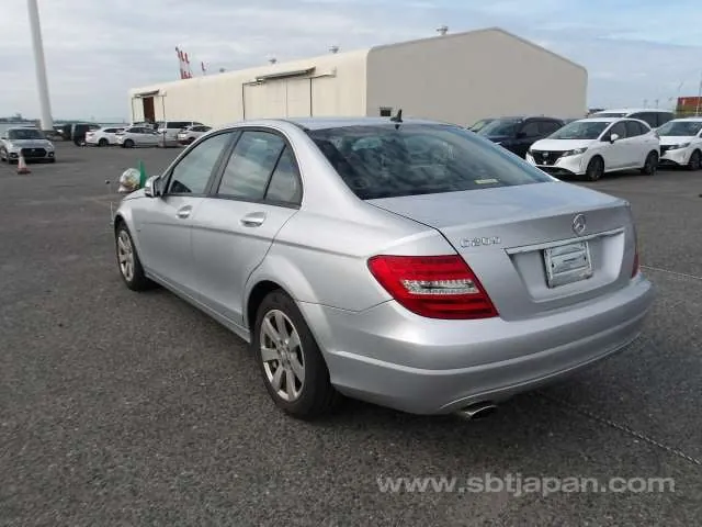 Mercedes-Benz C-Class 2011 photo 3