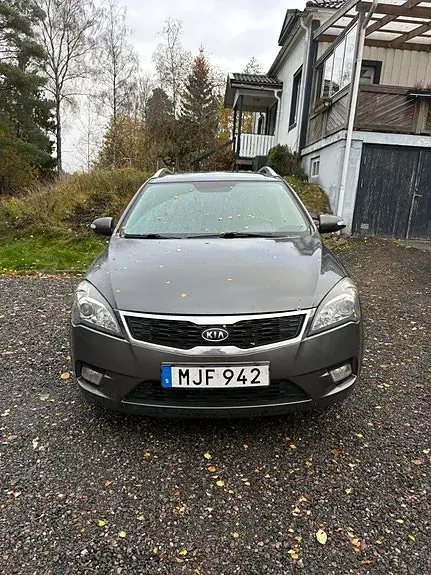 Kia Ceed 2010 photo 2