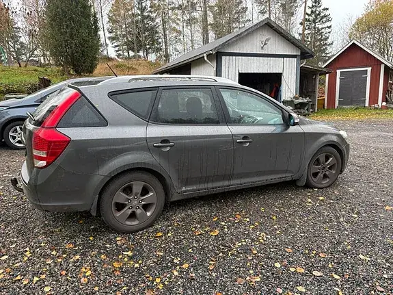Kia Ceed 2010 photo 3