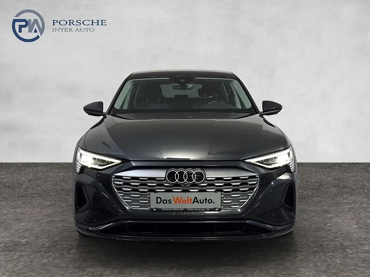 Audi Q8 2023 photo 2