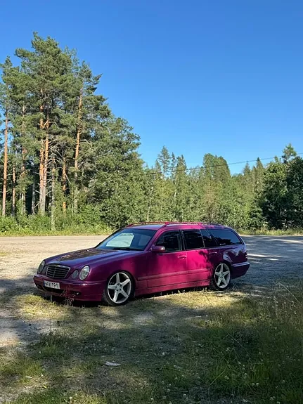 Mercedes-Benz E270 2001 photo 2