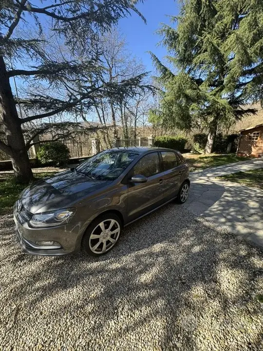 Volkswagen Polo 2015 photo 2
