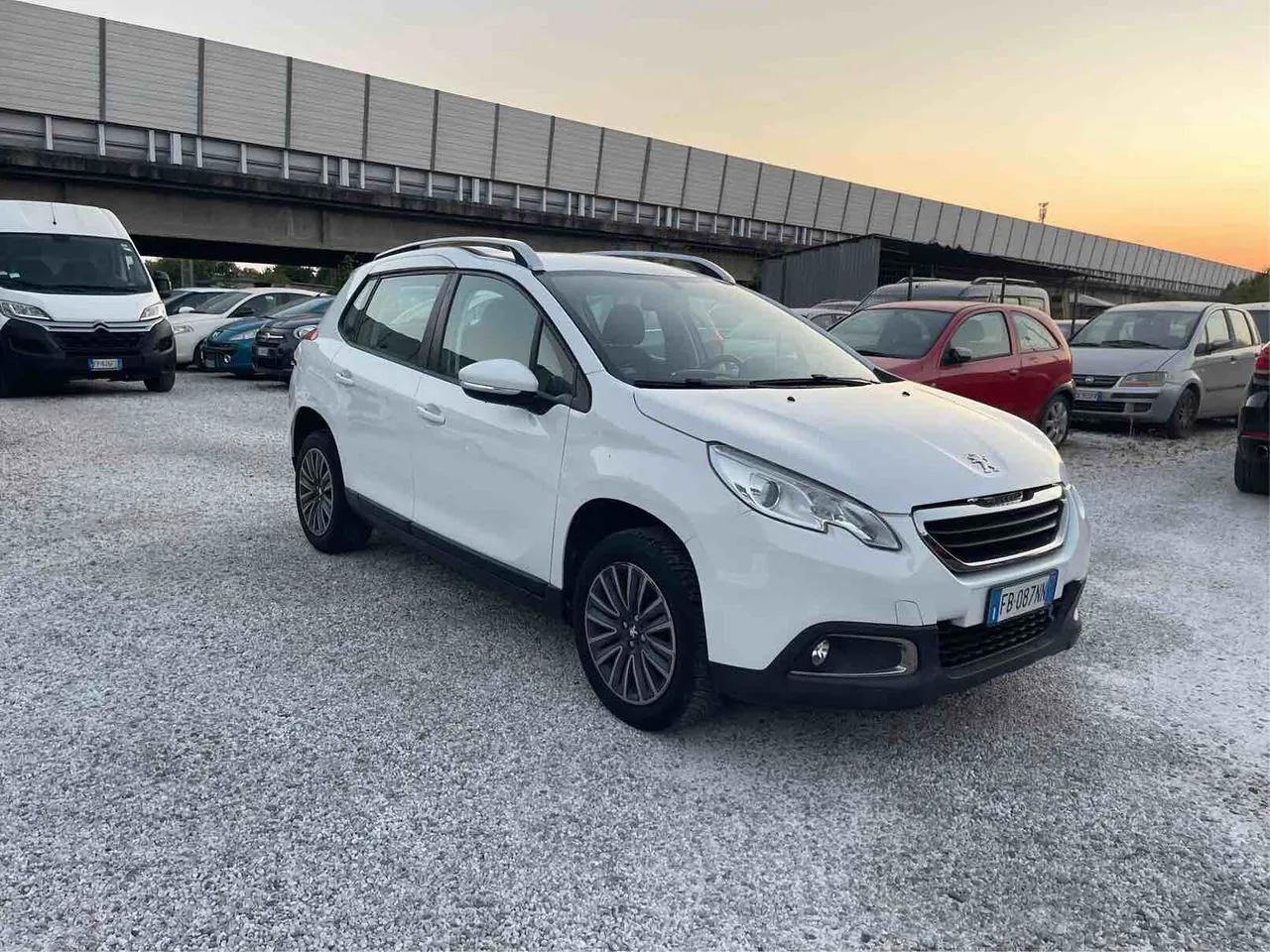 Peugeot 2008 2016 photo 2